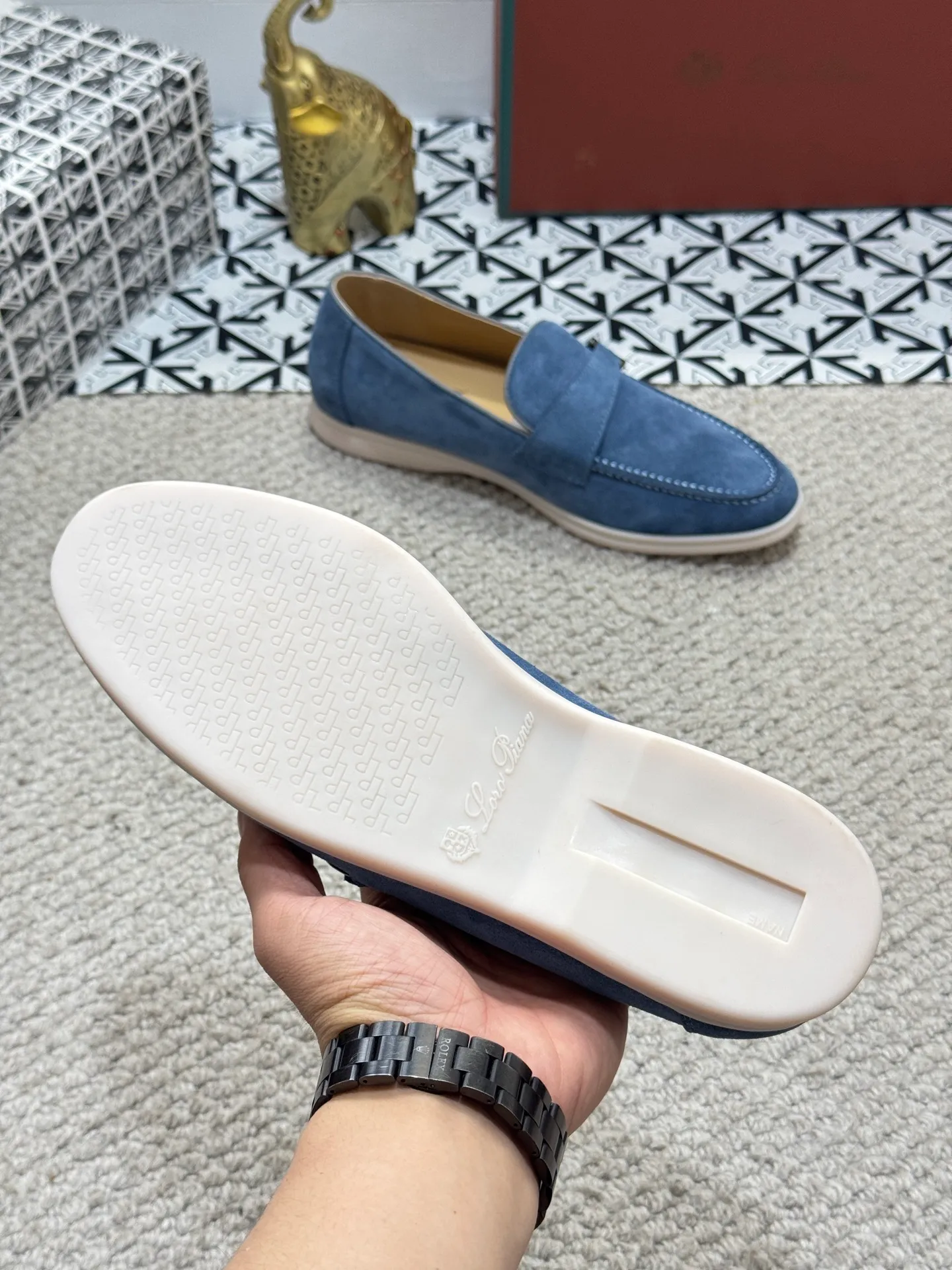 Men's men's shoes 💰380 [New model] 🍓🍓Loro Piana - LP couple model. The new moccasins are made of water-repellent treated suede uppers with rubber soles, a classic. The complex craftsmanship and meticulous structure make the shoes light and soft, allowing you to walk comfortably and freely. Perfect for wearing at the beach or out in the water during the summer. Size: 35-44 (45 customized MH)